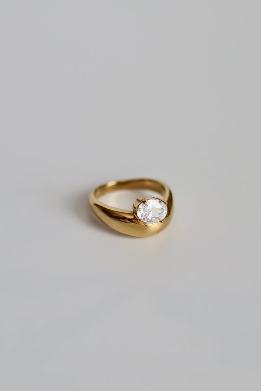 NEW! Curvaceous Love Ring